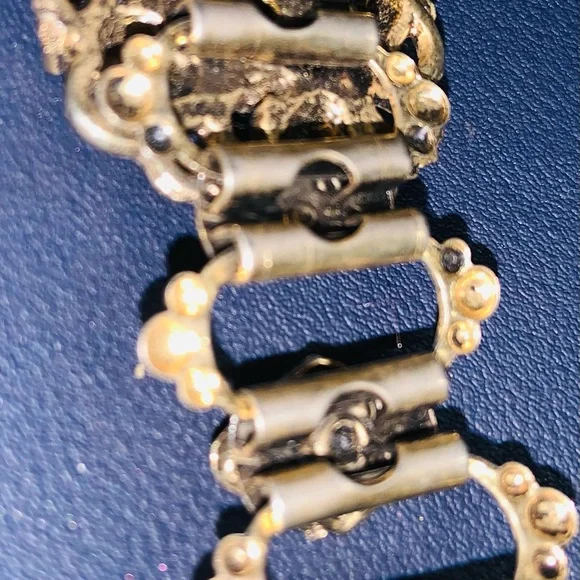 •Renaissance Revival Vintage Pastel Bracelet• - Picture 5 of 8